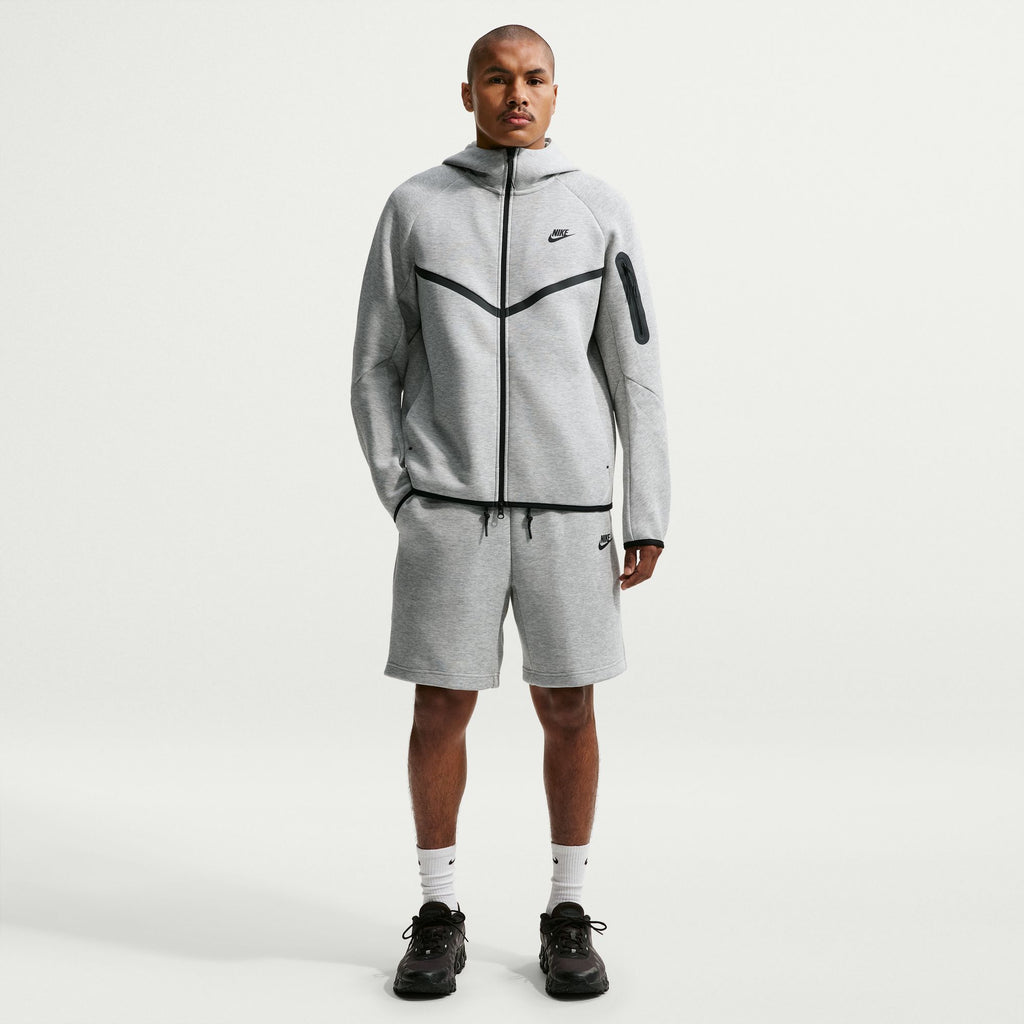 NIKE TECH FLEECE SHORTS 