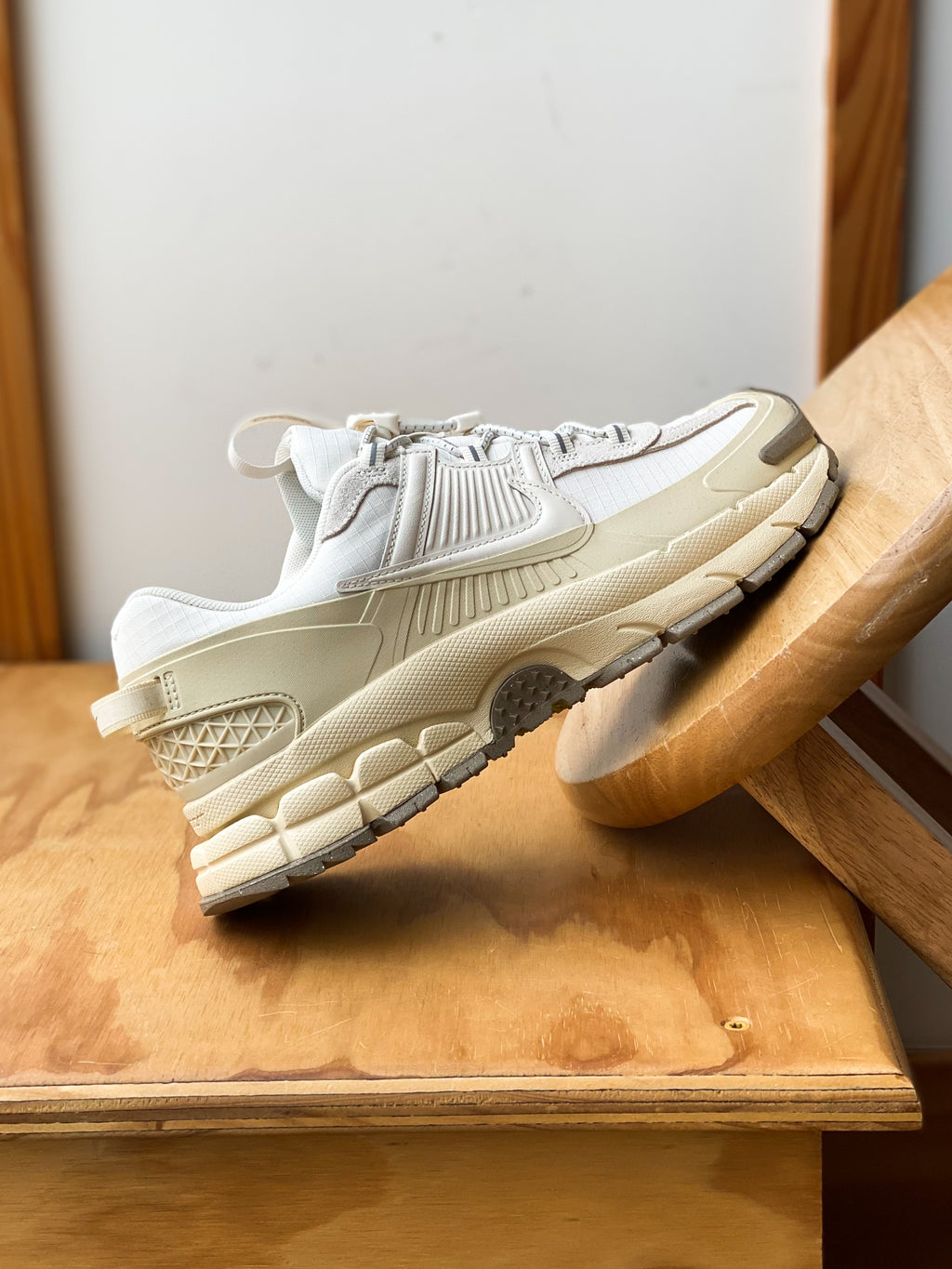 ★NIKE★ Zoom Vomero Rom M Pale Ivory Light Khaki Khaki Pale NIKE ZOOM VOMERO ROAM
