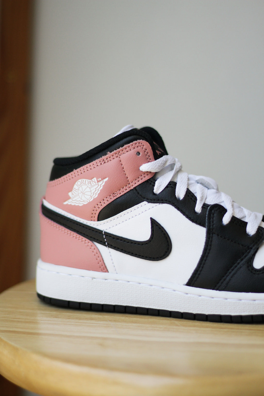 nike shoes air jordan mid white black pink