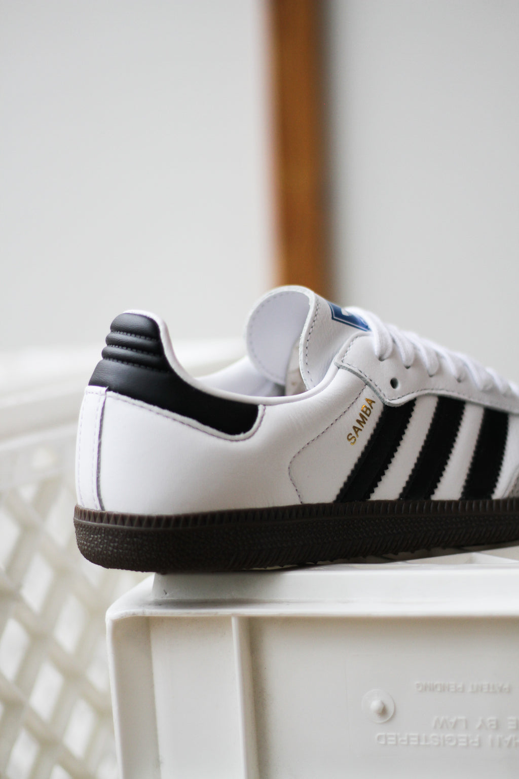 W ADIDAS SAMBA OG "CLOUD WHITE/CORE BLACK/GUM" Sneaker Room W ADIDAS SAMBA OG "CLOUD WHITE/CORE BLACK/GUM" Sneaker Room