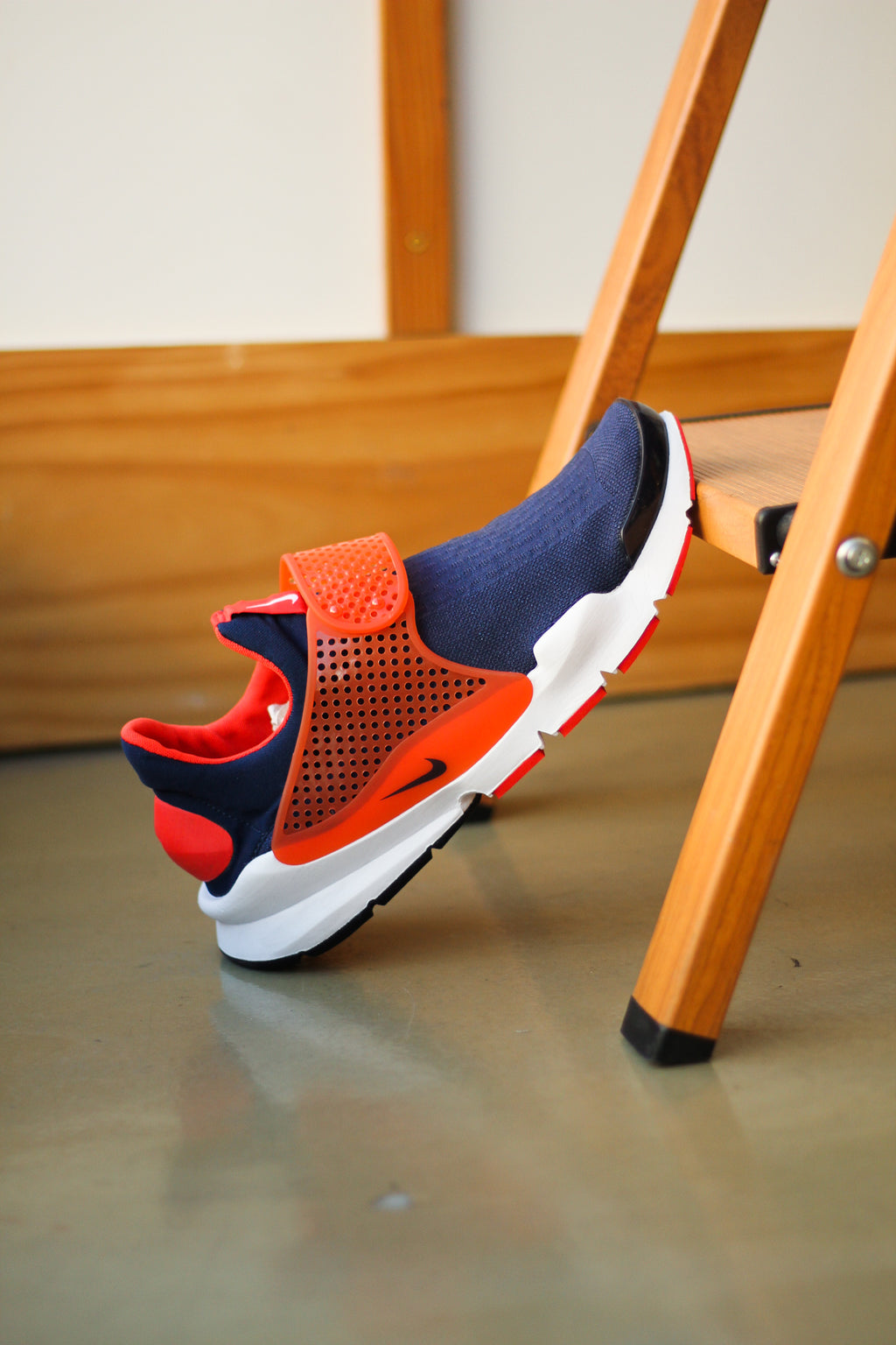 nike sock dart navy blue