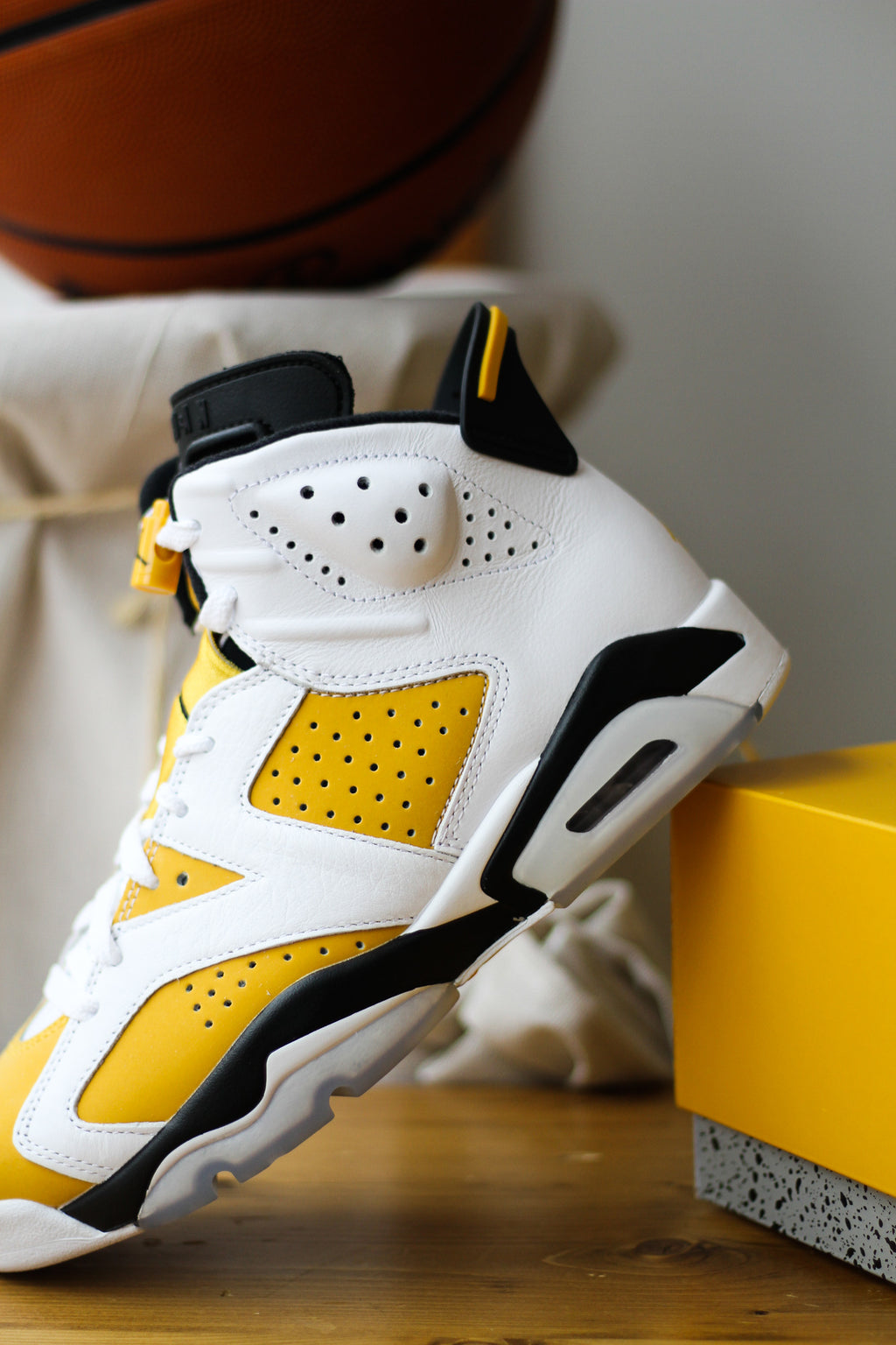 AIR JORDAN 6 RETRO 