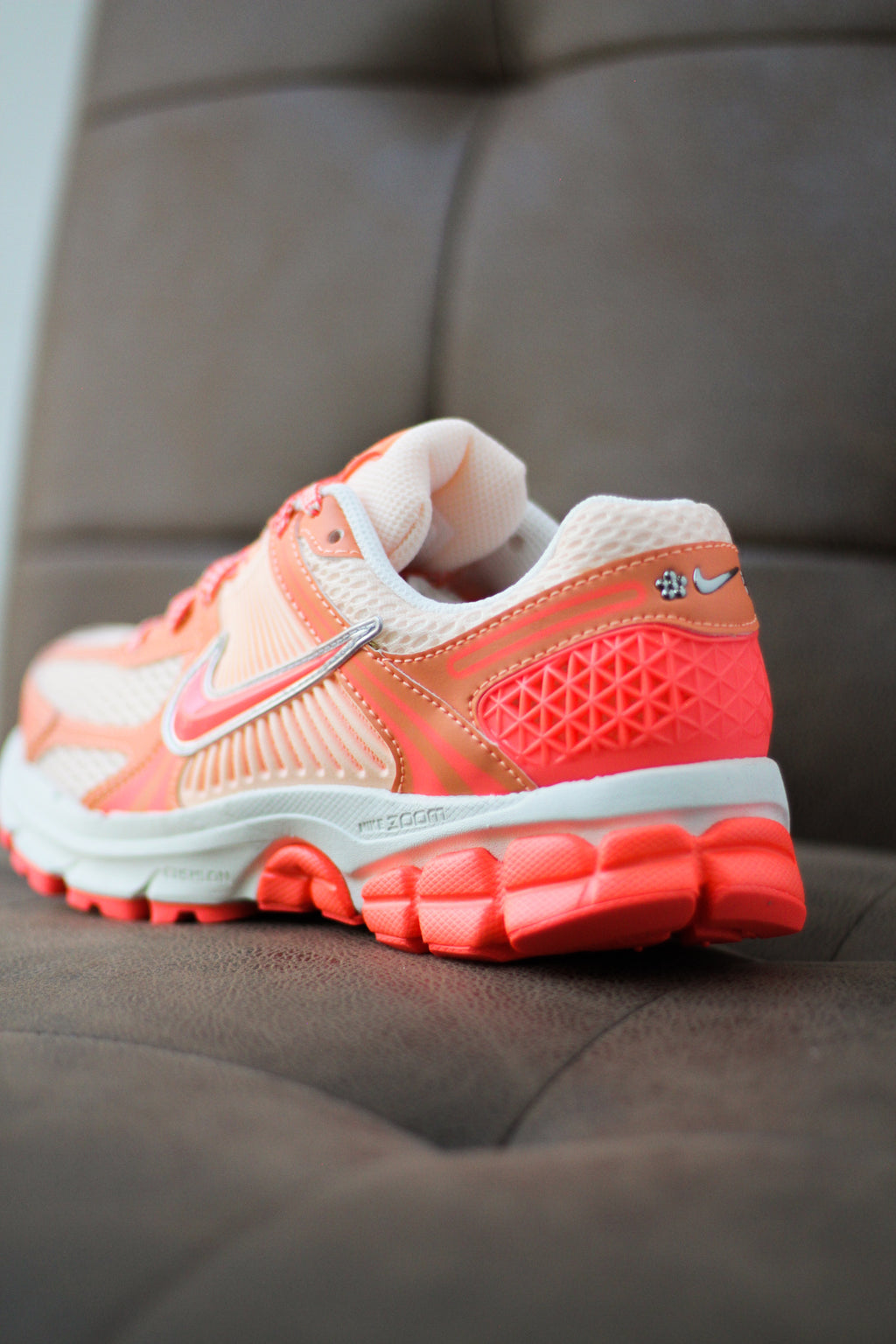 W NIKE ZOOM VOMERO 5 