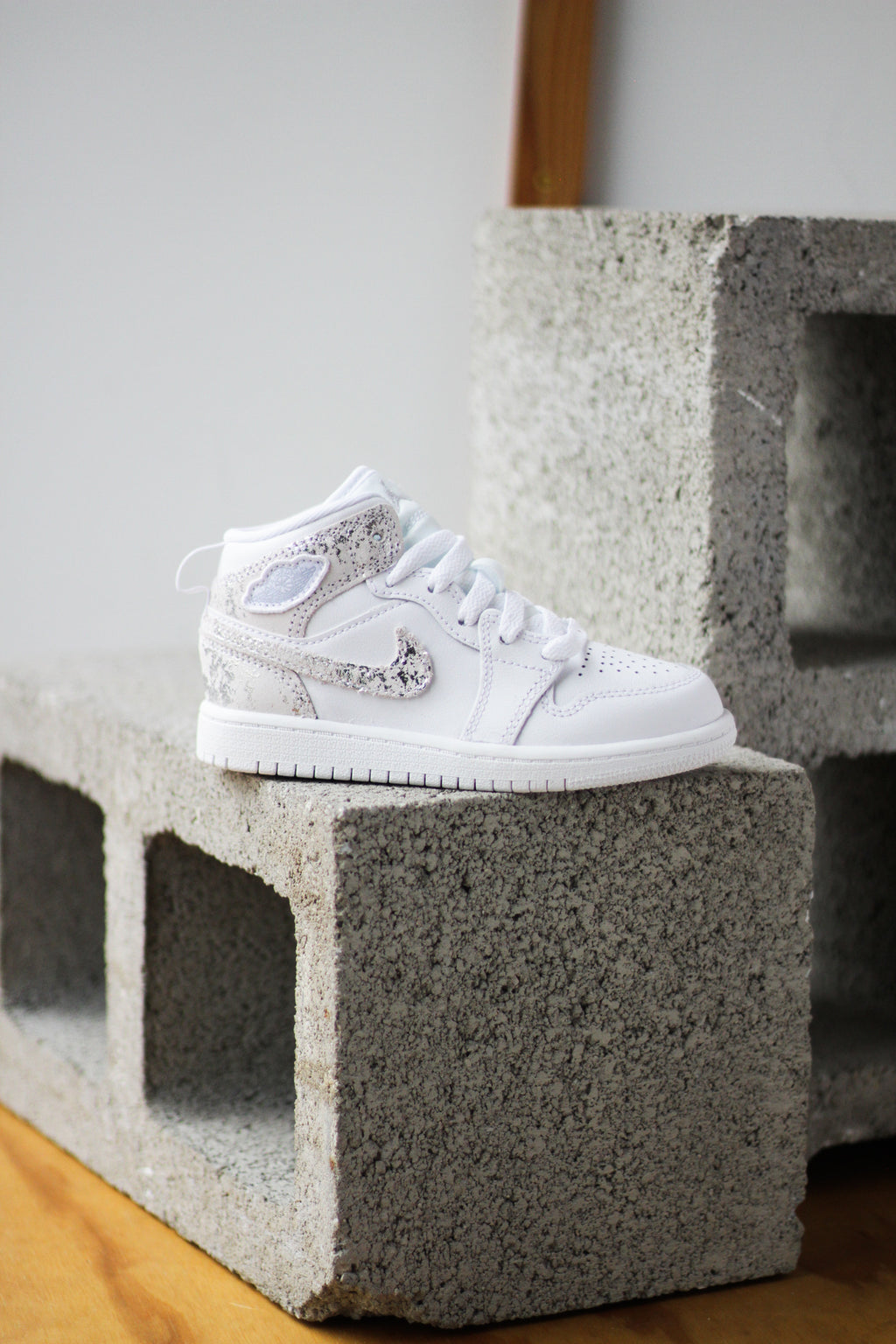 JORDAN 1 MID SE (PS) 
