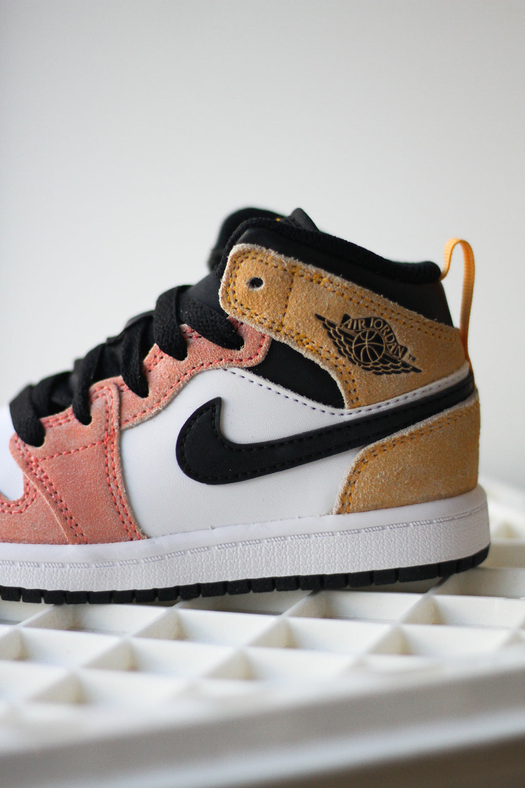 靴/バッグ JORDAN BRAND AIR JORDAN 1 MID SE MAGIC EMBER JORDAN 1 MID SE (PS) 