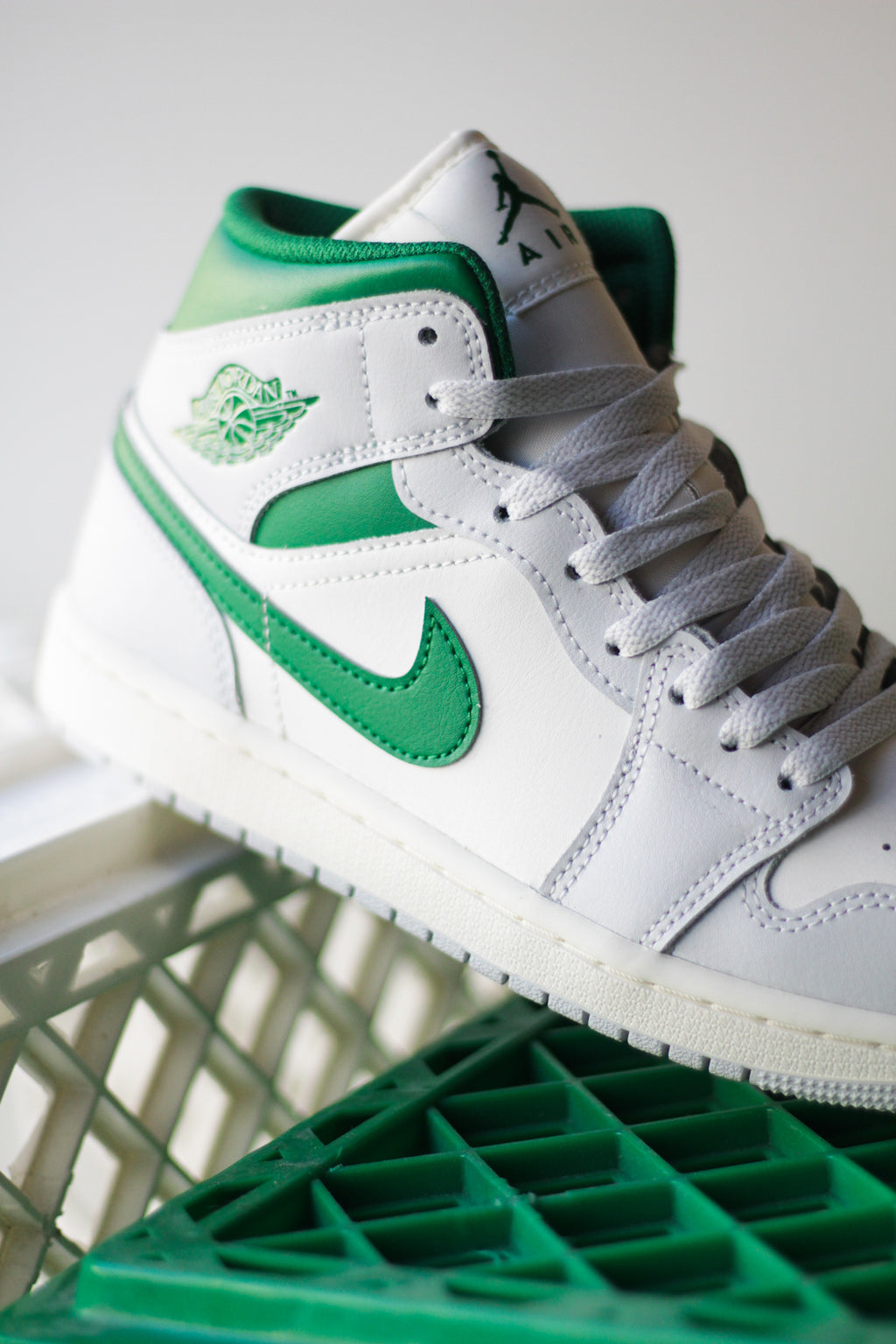 ☆Nike☆ Air Jordan 1 Mid M Summit White Pine Green Pure Pla Air Jordan 1 Mid - Summit White/Pine Green/Pure Platinum