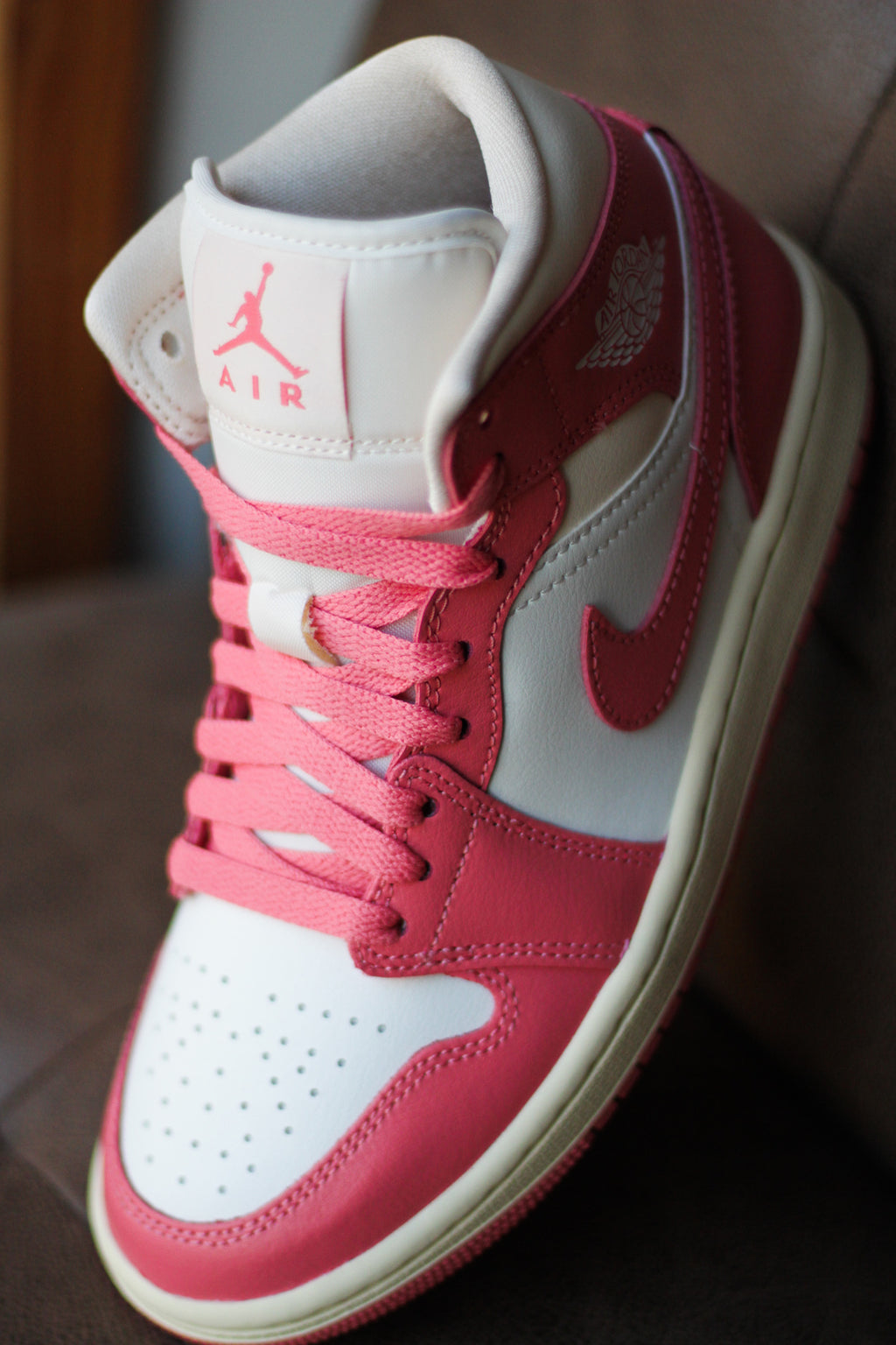 Ice Pink Air Jordan Retro Guava Ice W AIR JORDAN MID 