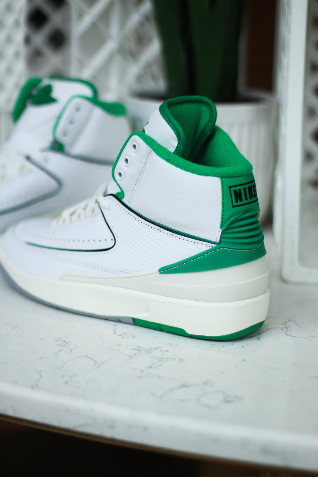 Air Jordan 2 Retro (GS) Lucky Green – Puffer Reds