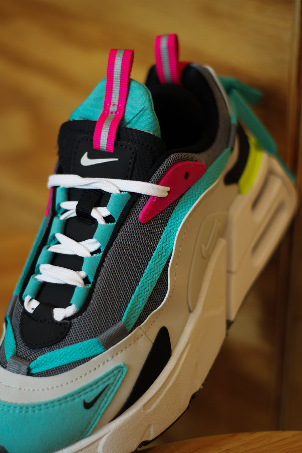 nike air max bolt running shoes