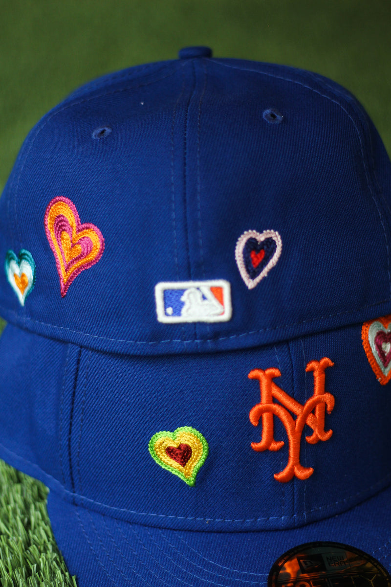 NEW YORK METS CHAIN STITCH HEART FITTED W/ PINK UNDER VISOR