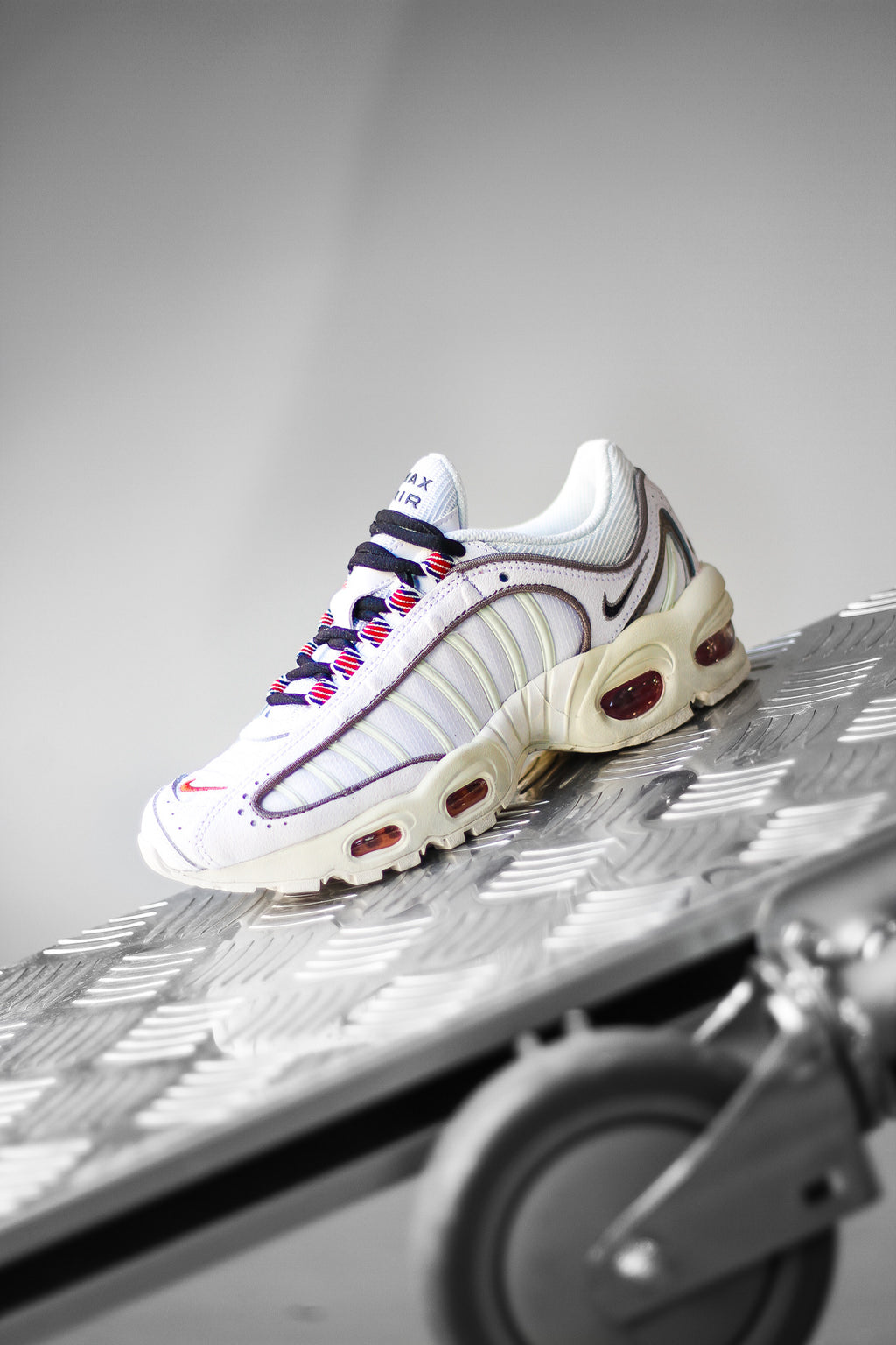 Nike Air Max Tailwind White Nike X Supreme Air Max 98 Tailwind