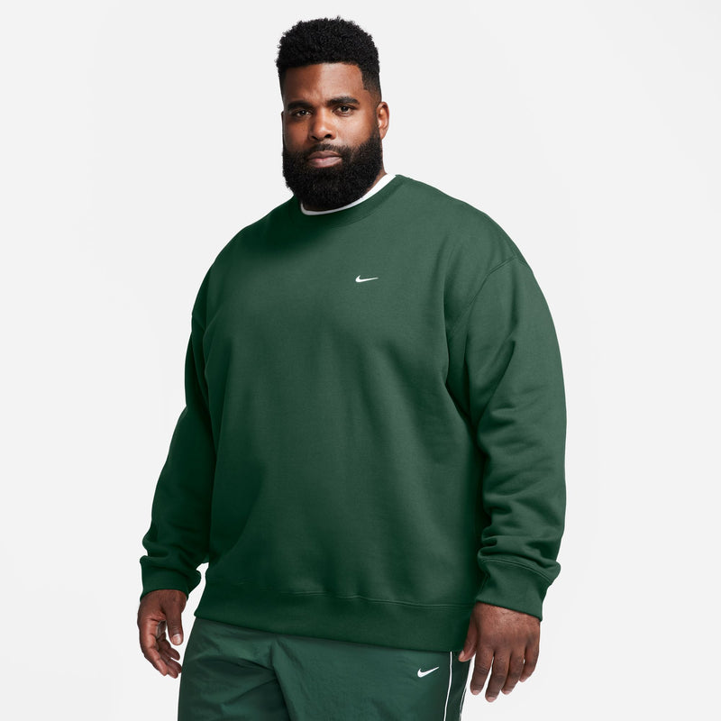 SOLO SWOOSH FLEECE CREW "FIR"