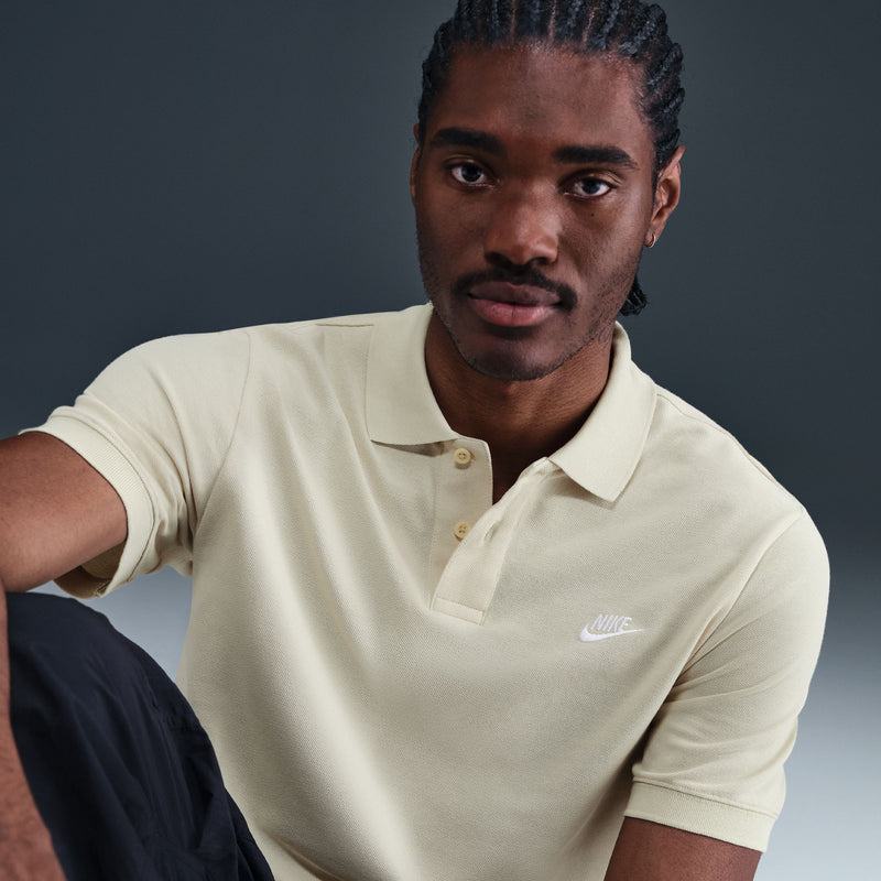 NIKE CLUB SHORT SLEEVE POLO "LT KHAKI/WHITE"