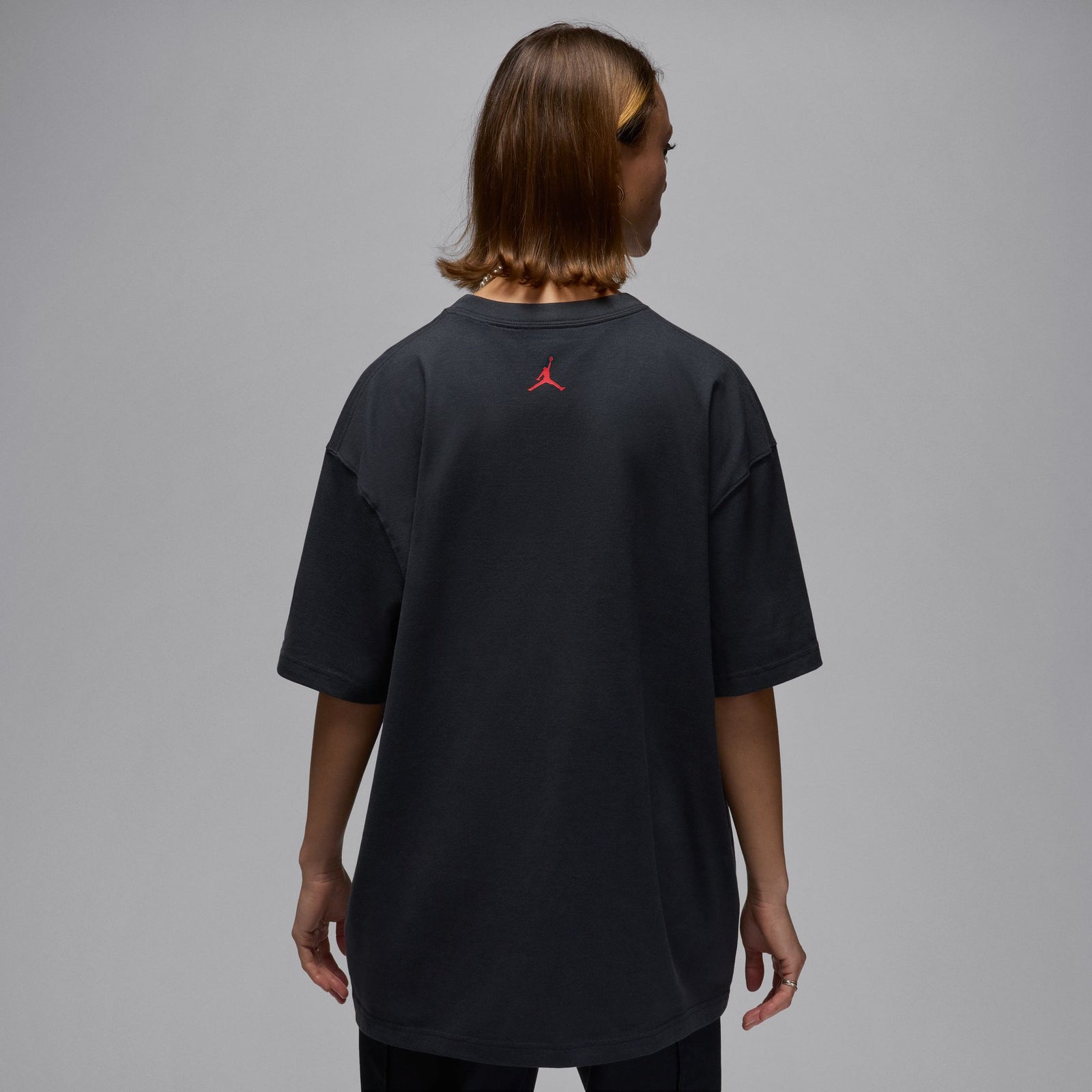 W JORDAN OVERSIZED SHORT SLEEVE GRAPHIC SHIRT 