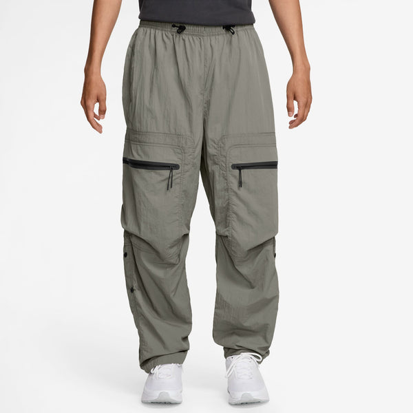 NIKE TECH WOVEN CARGO PANTS "LIGHT ARMY/BLACK"