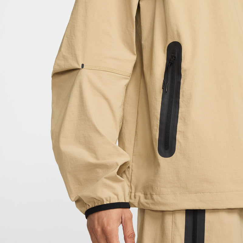 NIKE TECH WOVEN JACKET "PARACHUTE BEIGE/PARACHUTE BEIGE/BLACK"
