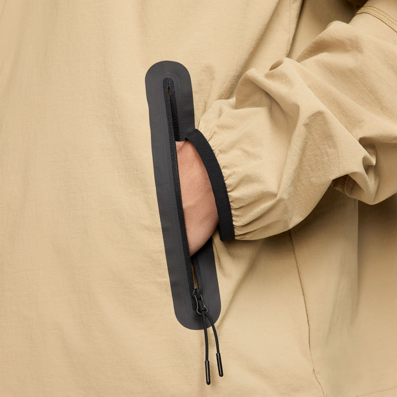 NIKE TECH WOVEN JACKET "PARACHUTE BEIGE/PARACHUTE BEIGE/BLACK"