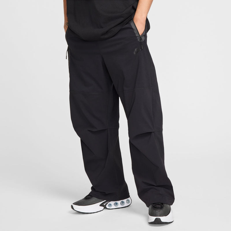 NIKE TECH WOVEN OVERSIZED PANTS "BLACK/BLACK/BLACK"