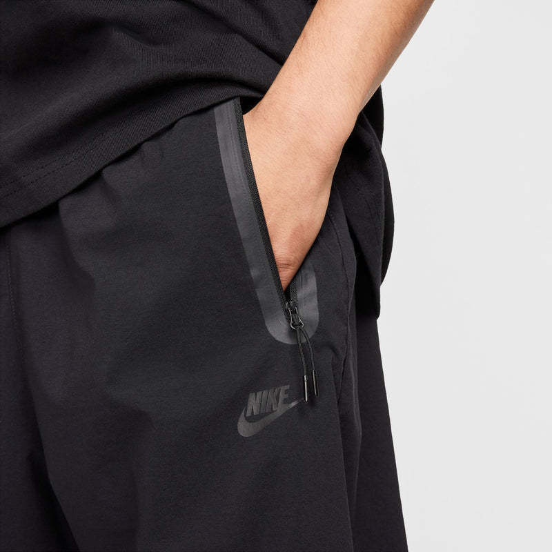 NIKE TECH WOVEN OVERSIZED PANTS "BLACK/BLACK/BLACK"