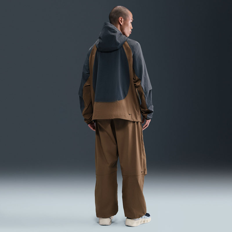 NIKE TECH WOVEN OVERSIZED PANTS "MOSSWOOD BROWN/MOSSWOOD BROWN/BLACK"