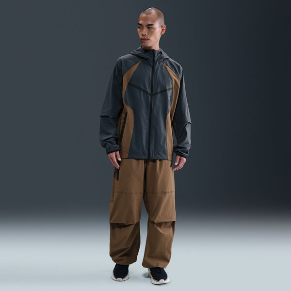 NIKE TECH WOVEN OVERSIZED PANTS "MOSSWOOD BROWN/MOSSWOOD BROWN/BLACK"