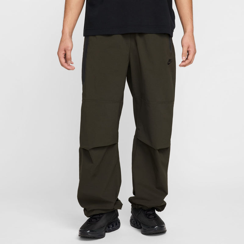 NIKE TECH WOVEN OVERSIZED PANTS "SEQUOIA/SEQUOIA/BLACK"