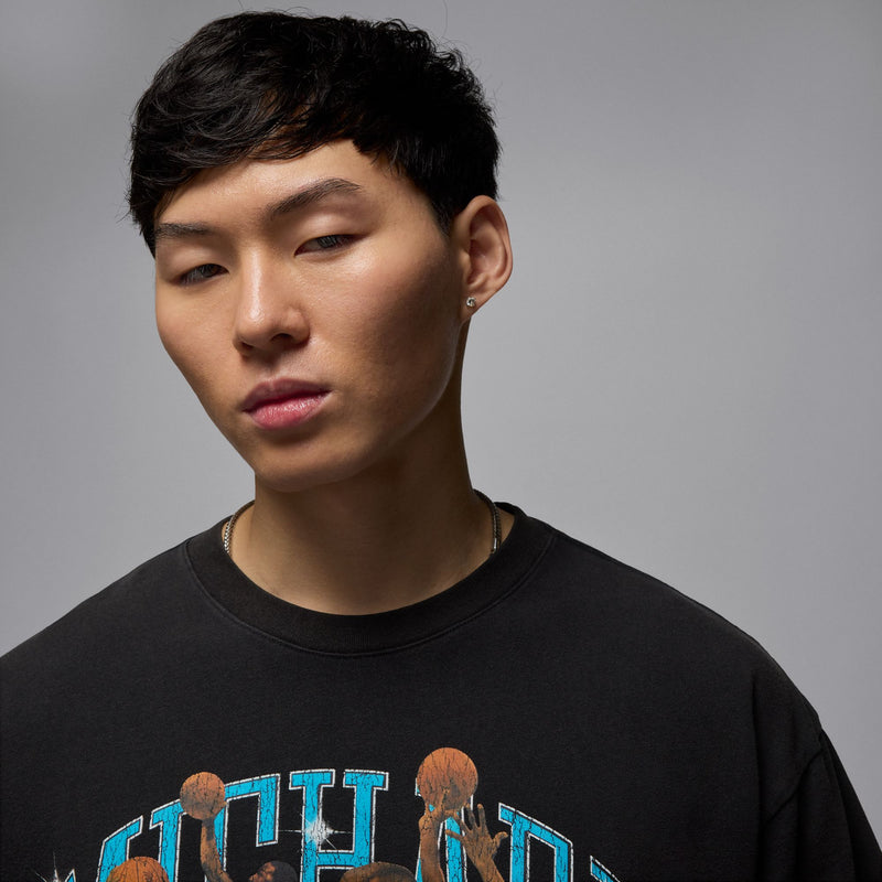 JORDAN FLIGHT ESSENTIALS GRAPHIC SHIRT "BLACK/DK POWDER BLUE"