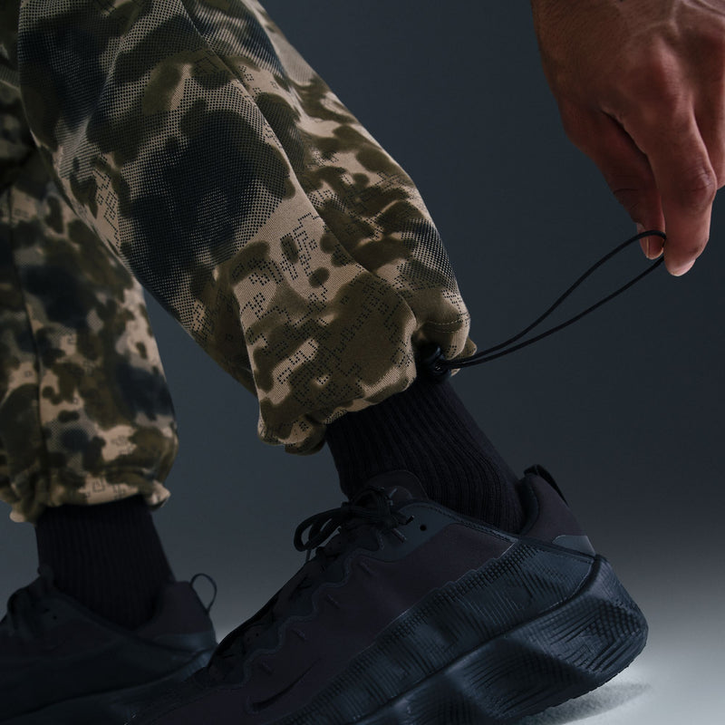 NIKE TECH OPEN HEM FLEECE CAMO PANTS "NEUTRAL OLIVE/BLACK"