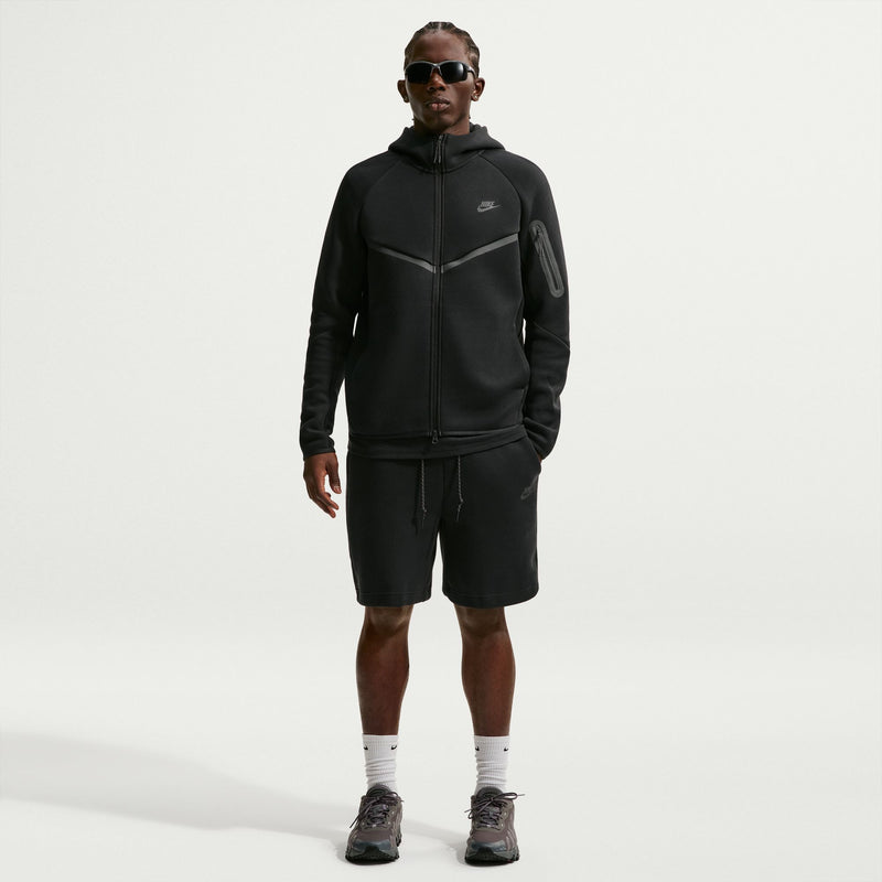 NIKE TECH FLEECE SHORTS 