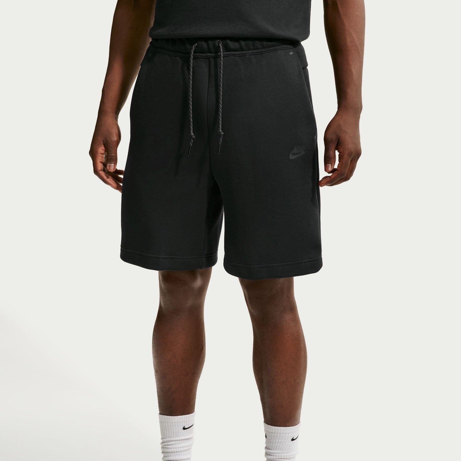 NIKE TECH FLEECE SHORTS 