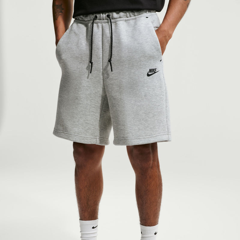 NIKE TECH FLEECE SHORTS 