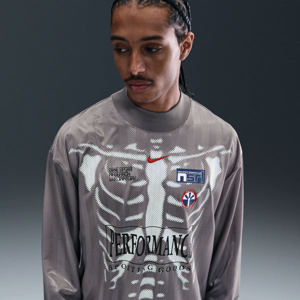 M NK DF COF JSY LS PERFG "COLLEGE GREY/FLAT PEWTER/UNIVERSITY RED"