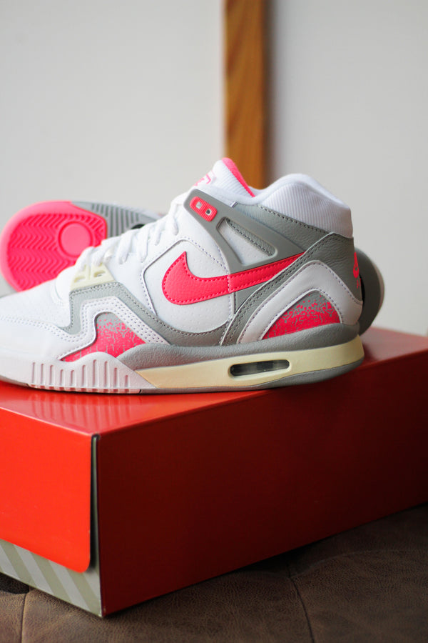 NIKE AIR TECH CHALLENGE 2 "WHITE/RACER PINK-LT SMOKE GREY"