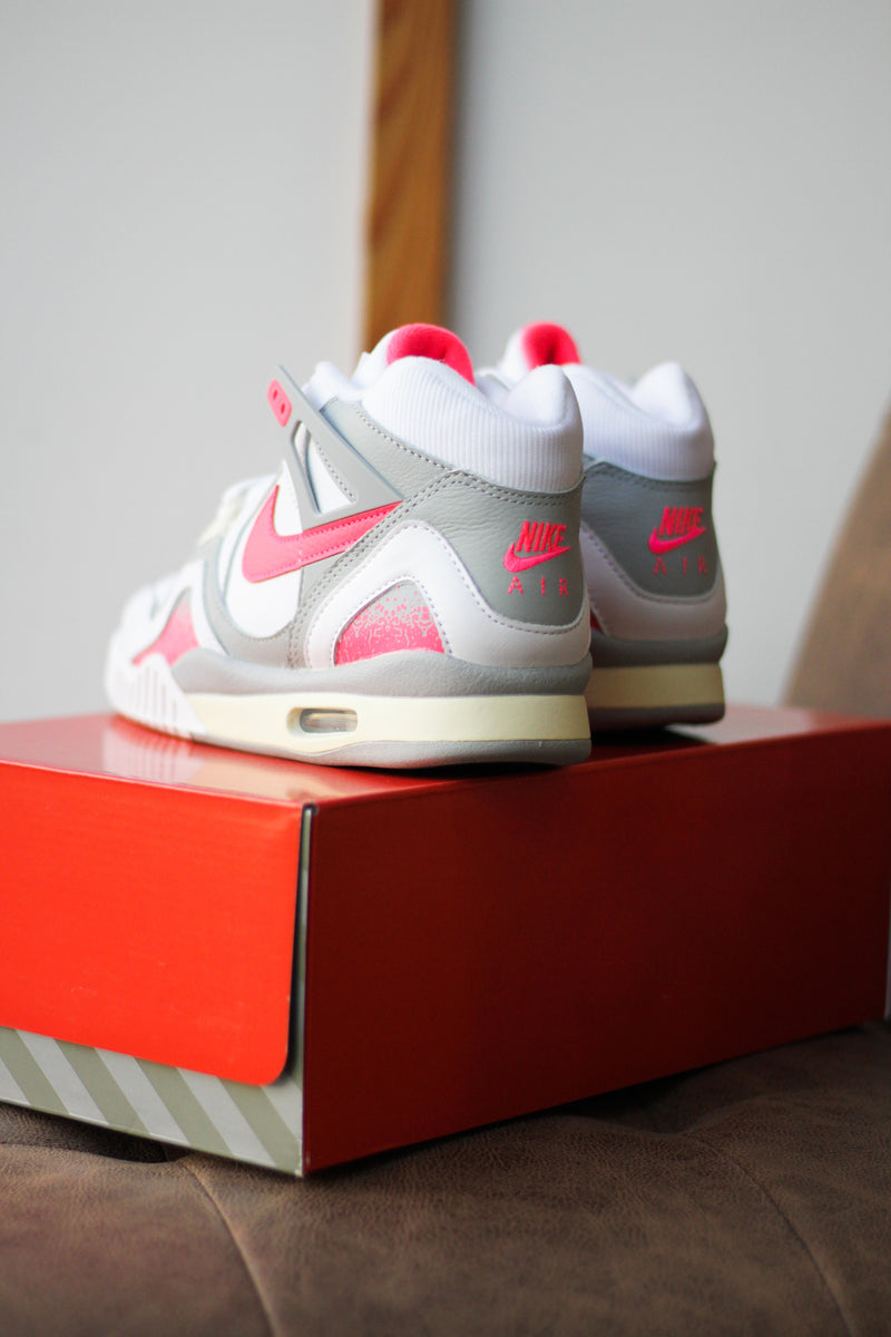 NIKE AIR TECH CHALLENGE 2 "WHITE/RACER PINK-LT SMOKE GREY"