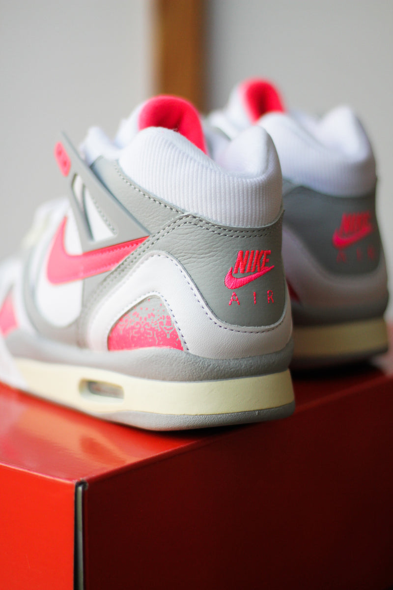 NIKE AIR TECH CHALLENGE 2 "WHITE/RACER PINK-LT SMOKE GREY"