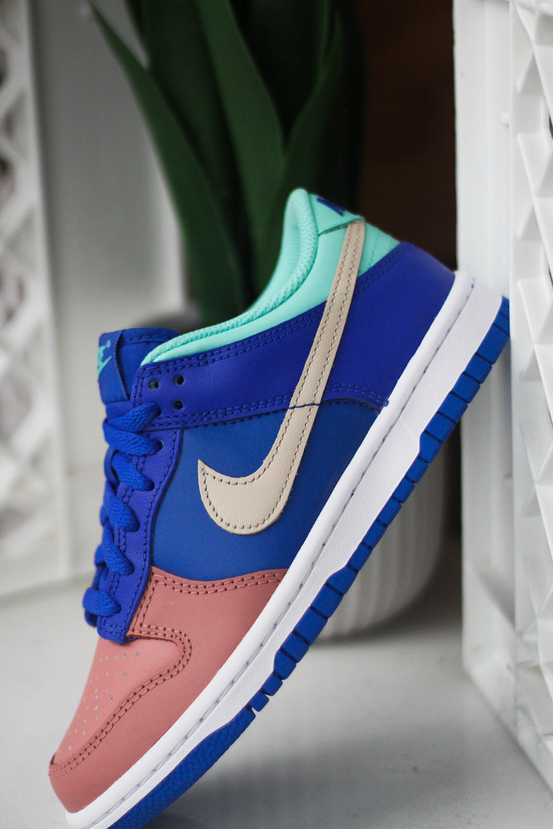 DUNK LOW SE (GS) "HYPER ROYAL"