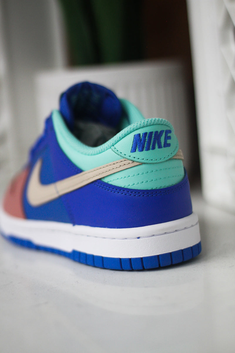 DUNK LOW SE (GS) "HYPER ROYAL"