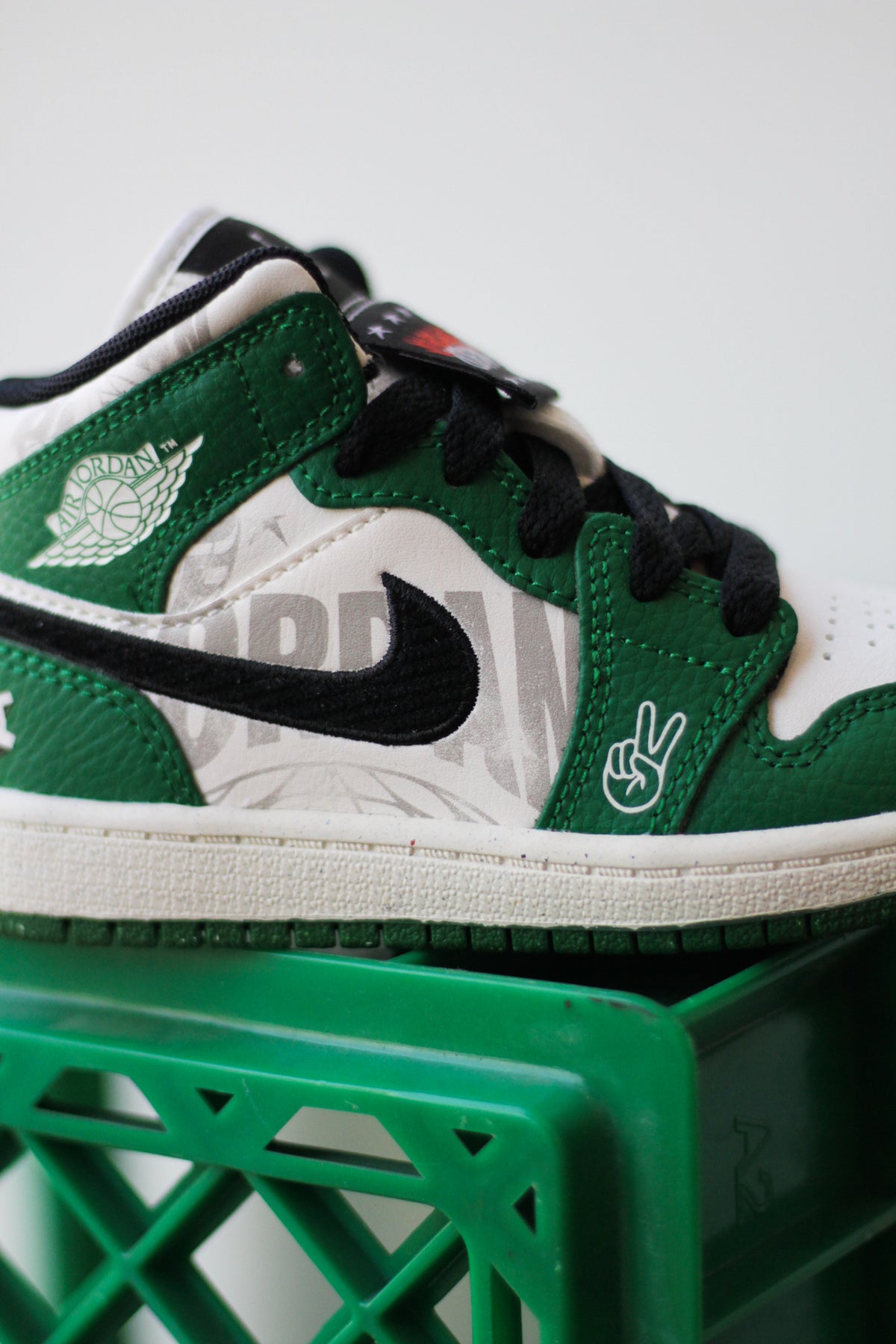 nike air jordan 1 pine green