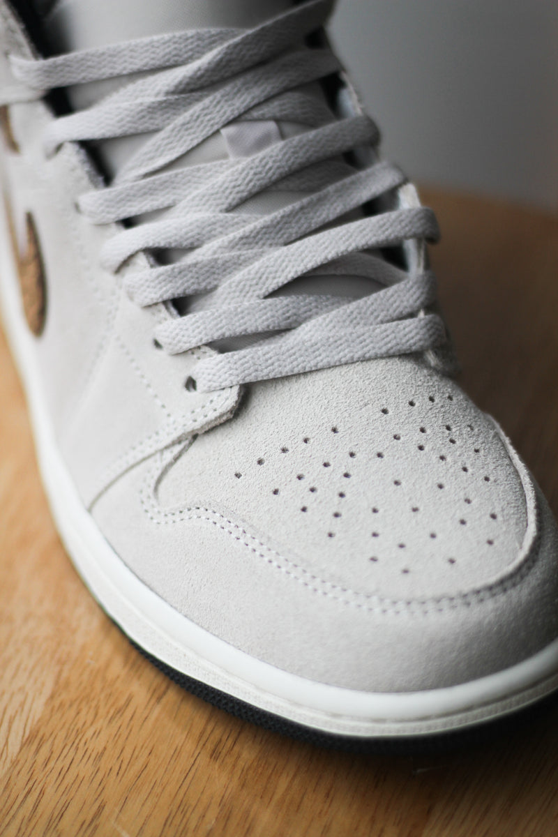 AIR JORDAN 1 MID SE "LT OREWOOD"