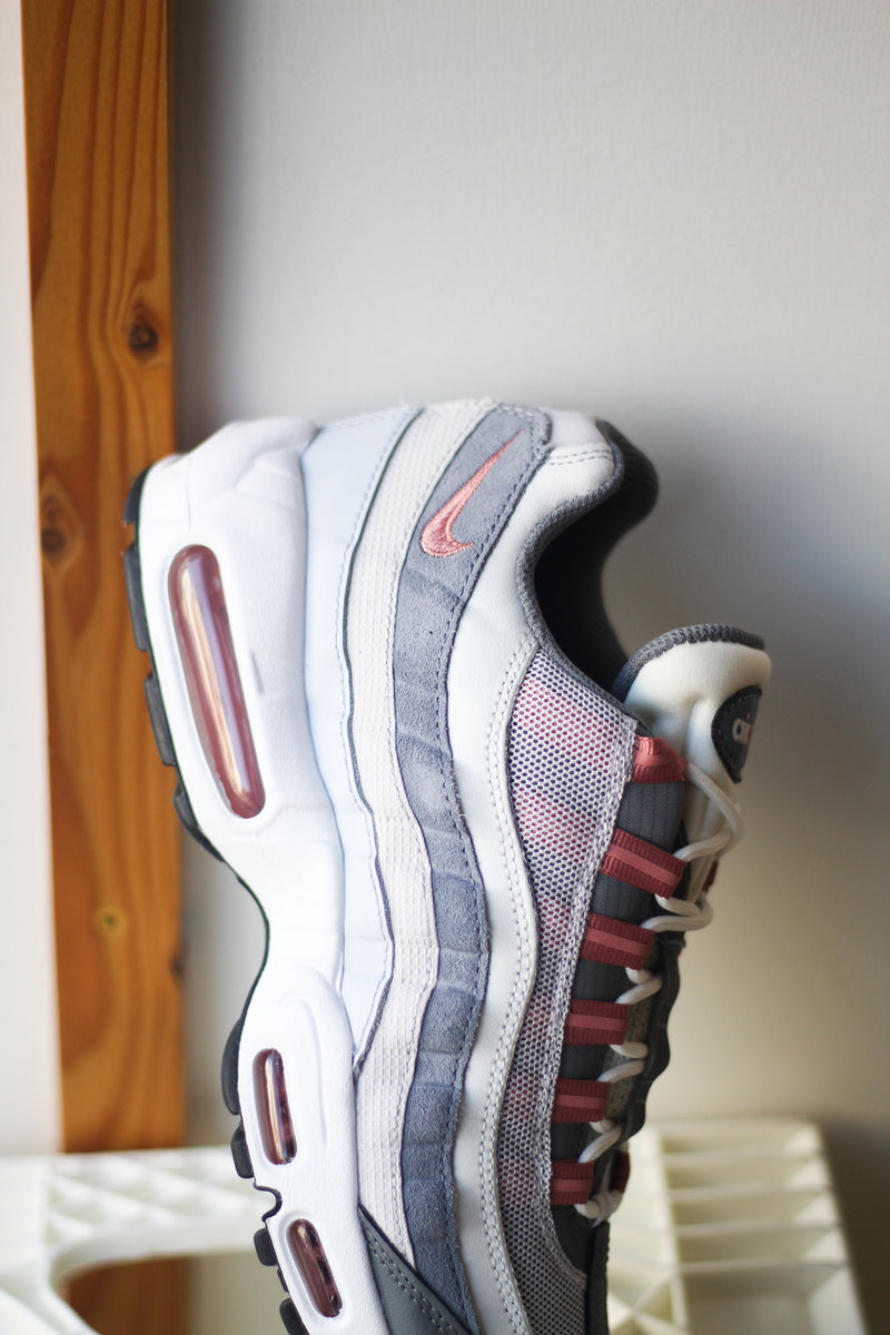 AIR MAX 95 "RED STARDUST"