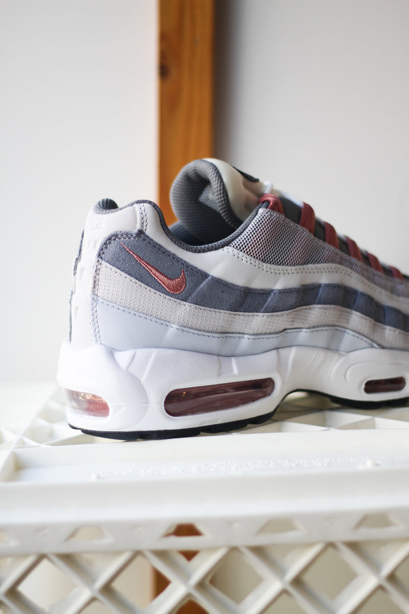 AIR MAX 95 "RED STARDUST"
