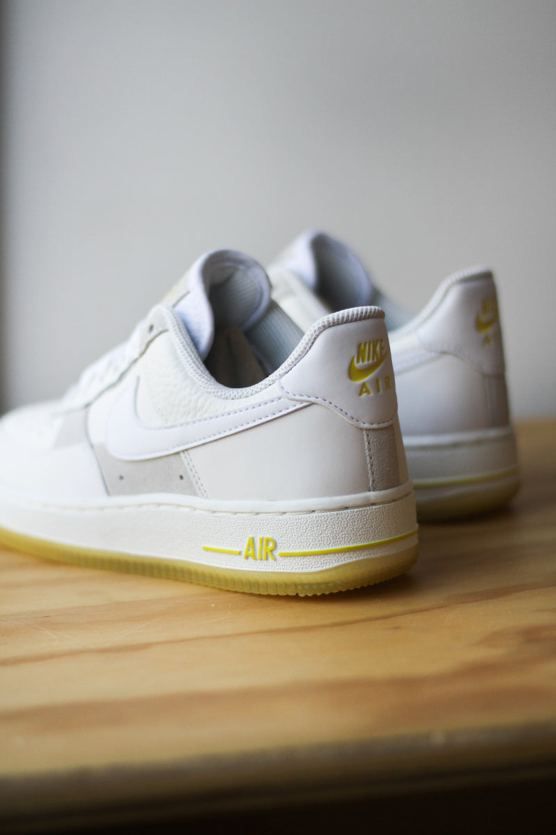 W AIR FORCE 1 '07 LOW "OPTI YELLOW"