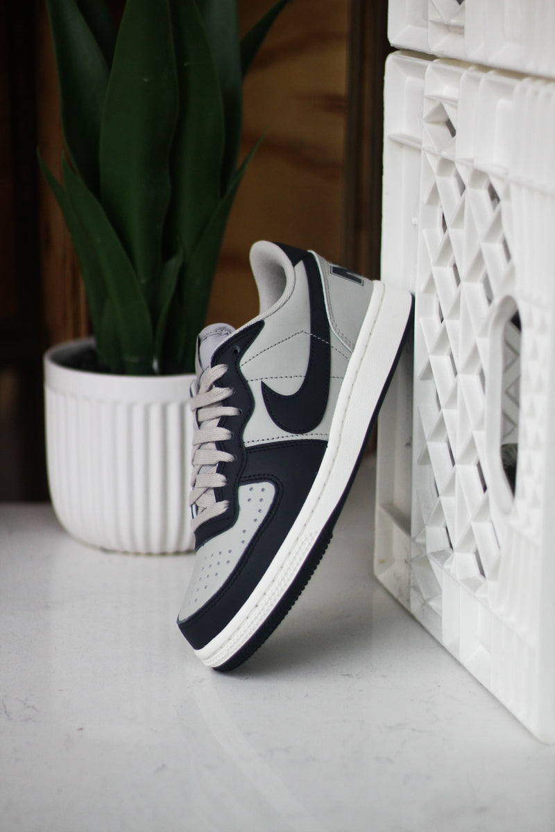 TERMINATOR LOW "DARK OBSIDIAN"