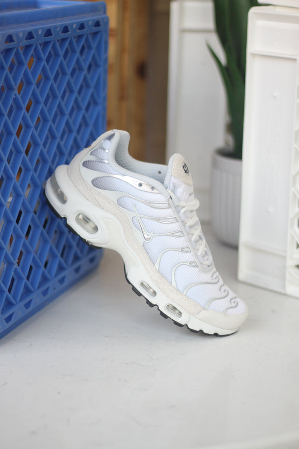 AIR MAX PLUS "PURE PLATINUM"