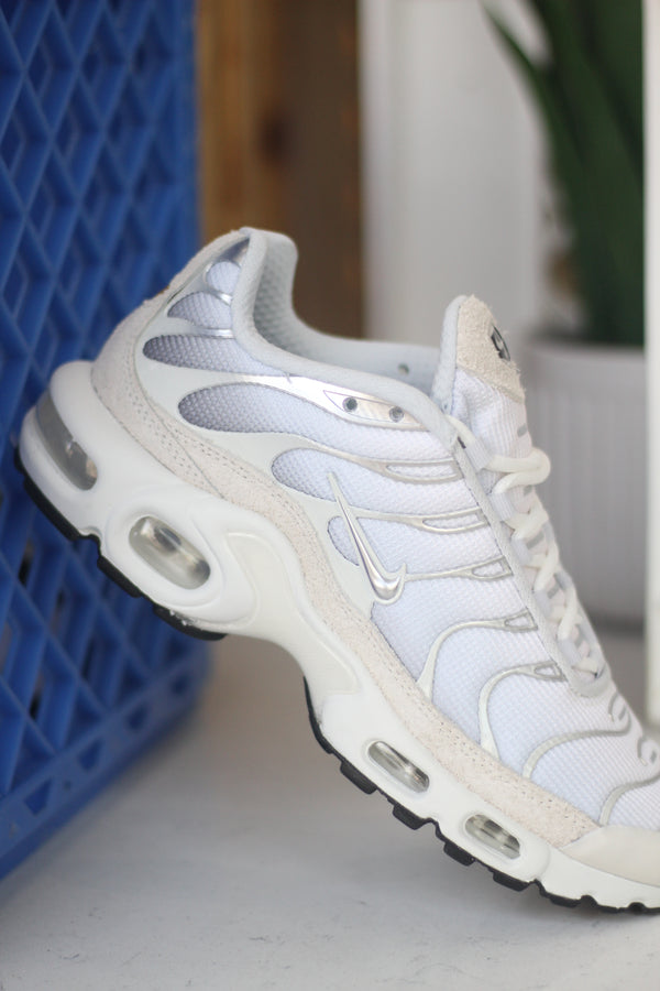 AIR MAX PLUS "PURE PLATINUM"