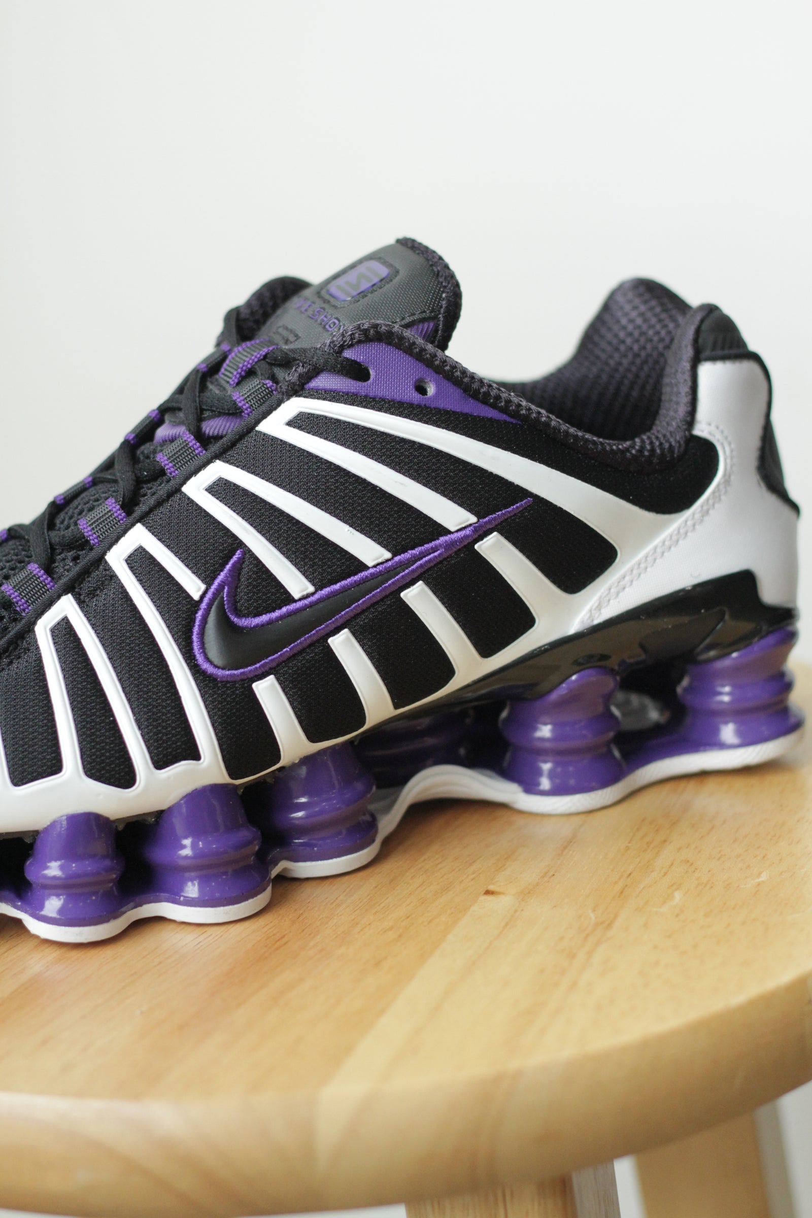 black and purple nike shox