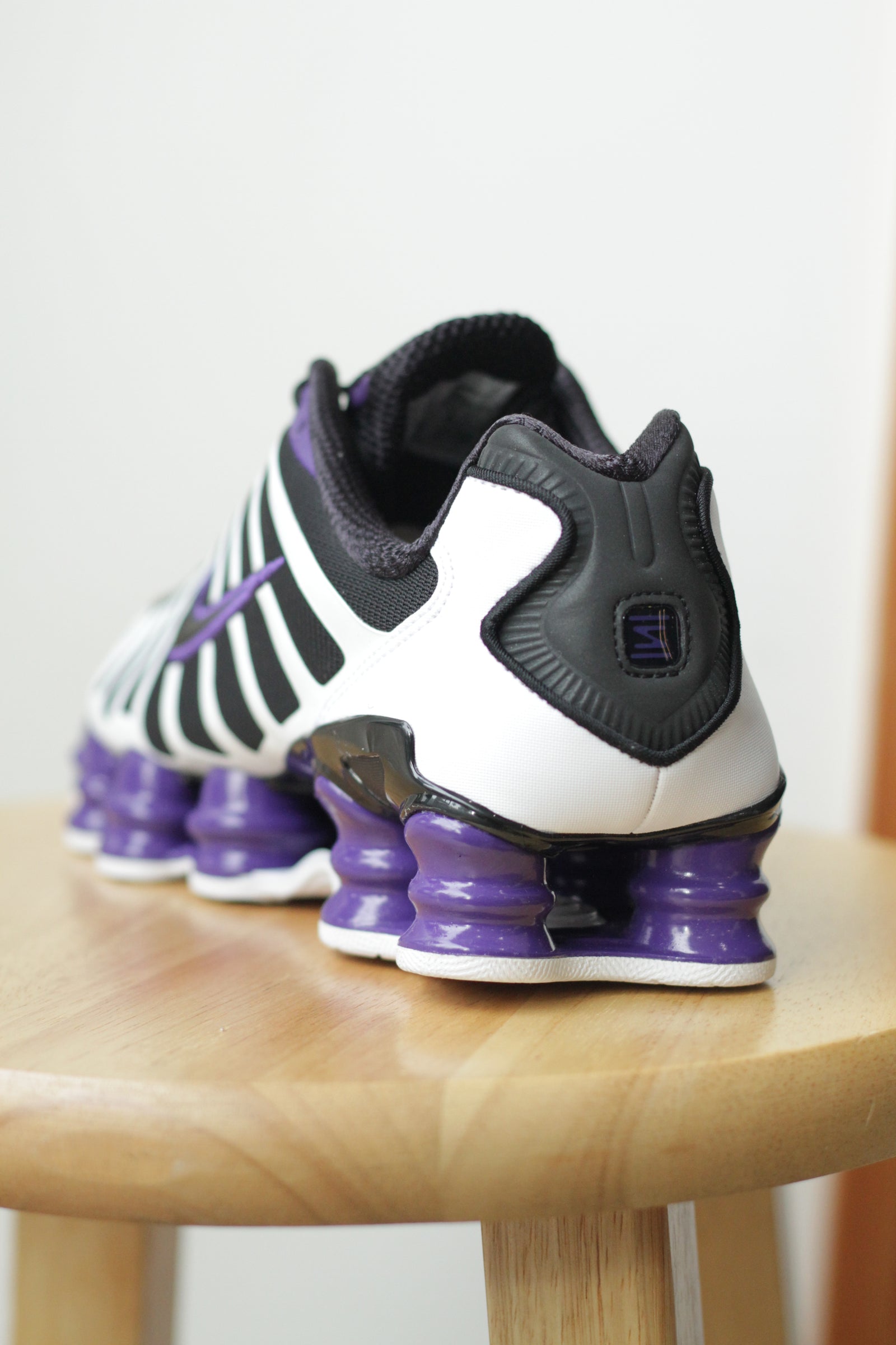 black and purple nike shox