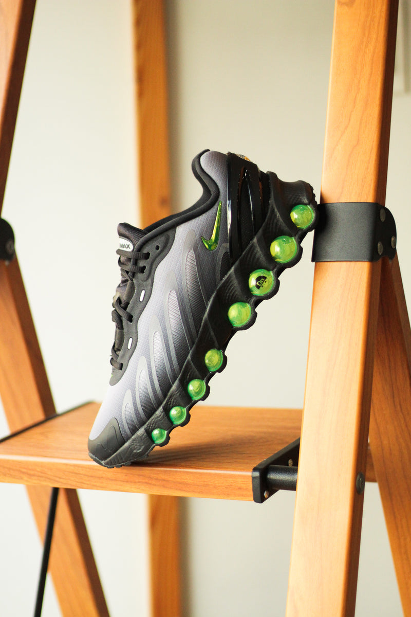 NIKE AIR MAX DN8 "BLACK/VOLT-LT SMOKE GREY-BLACK"