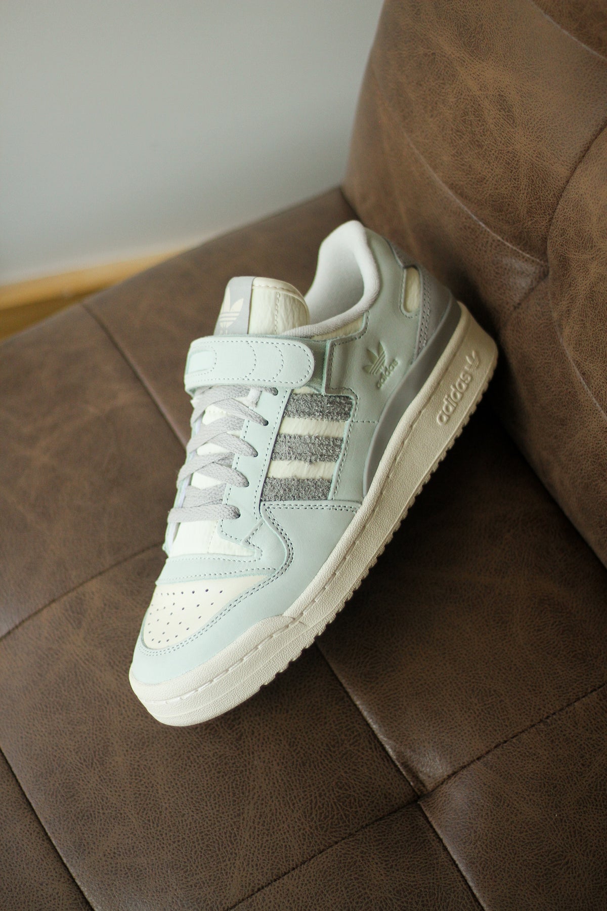 FORUM 84 LOW "LINEN GREEN" Sneaker Room FORUM 84 LOW "LINEN GREEN" Sneaker Room