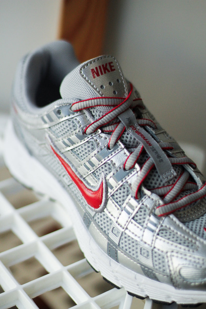 NIKE P-6000 (GS) "METALLIC SILVER/GYM RED-FLT SILVER"